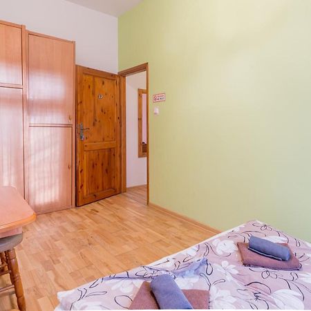 Room Near The Center Gdansk Bagian luar foto