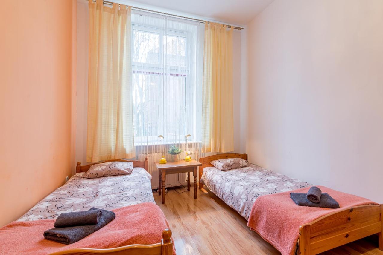 Room Near The Center Gdansk Bagian luar foto