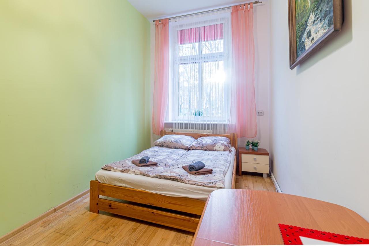 Room Near The Center Gdansk Bagian luar foto
