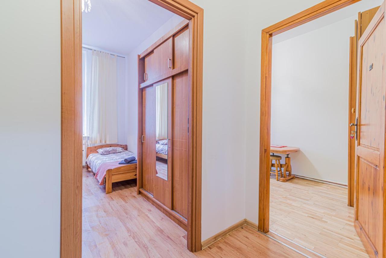 Room Near The Center Gdansk Bagian luar foto