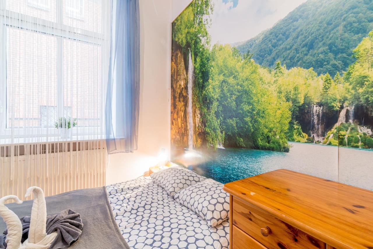 Room Near The Center Gdansk Bagian luar foto