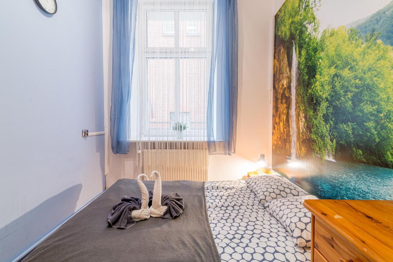 Room Near The Center Gdansk Bagian luar foto